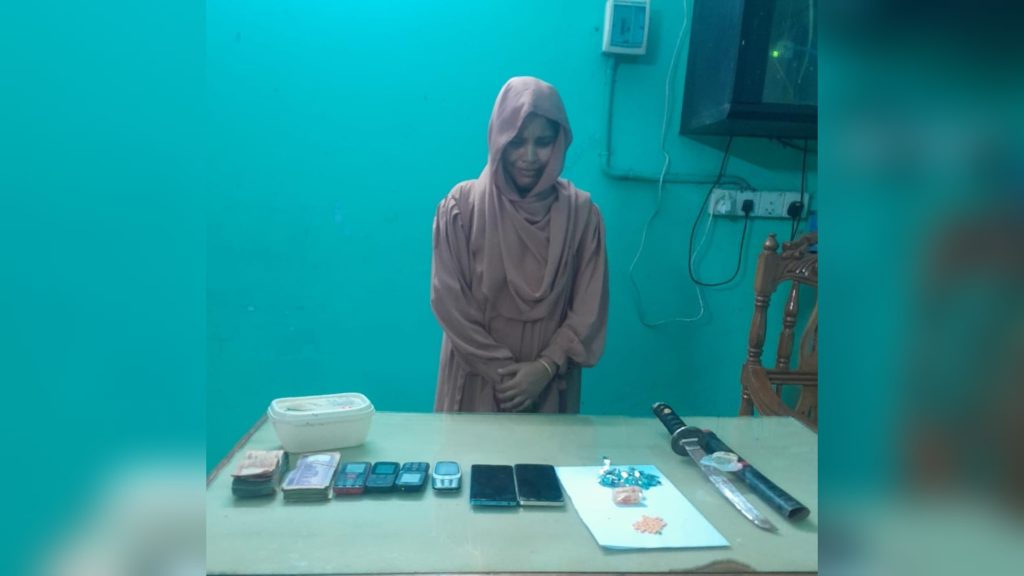 পূর্বধলায় যৌথবাহিনীর অভিযানে ইয়াবা ও অস্ত্রসহ নারী মাদক ব্যবসায়ী গ্রেপ্তার