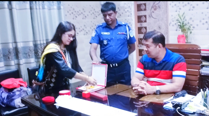 নেত্রকোনায় মডেল থানায় জিডি করার ৫ ঘন্টার মধ্যে ১২ লক্ষ টাকার স্বর্ণালংকার উদ্ধার 