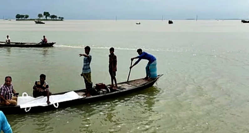 খালিয়াজুরীর ধনু নদে স্পিডবোট উল্টে নিখোঁজ ৪ শিশুর সব মরদেহ উদ্ধার 