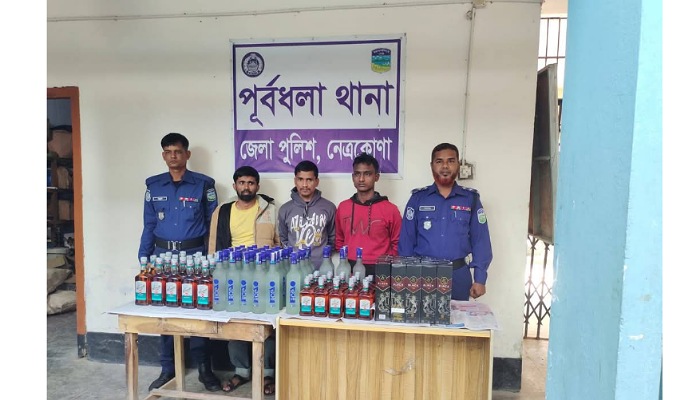 পূর্বধলায় ভারতীয় মদসহ আটক ৩