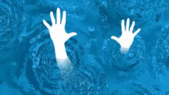 পূর্বধলায় পানিতে ডুবে তিন বছরের শিশুর মৃত্যু