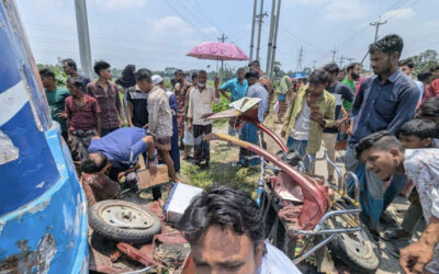 নেত্রকোনায় বাস চাপায় মা-মেয়েসহ  ইজিবাইকের ৩ যাত্রী নিহত, আহত-৫