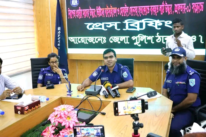 ঠাকুরগাঁওয়ে নিরাপত্তা প্রহরী হত্যাকান্ডে গ্রেফতার-১ জেলা পুলিশের প্রেস ব্রিফিং