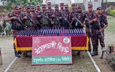 ঠাকুরগাঁও  সীমান্তে মাদকবিরোধী অভিযানে,২৫৩ ফেনসিডিল ও১৪৪ বোতল এস্কাফ সিরাপ উদ্ধার 