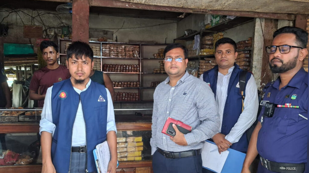 পূর্বধলায় ভ্রাম্যমাণ আদালতে তিন প্রতিষ্ঠানকে ৩২ হাজার টাকা জরিমানা