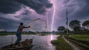 কলমাকান্দায় হাওরে মাছ ধরতে গিয়ে বজ্রপাতে নিহত-১ঃ আহত-৩
