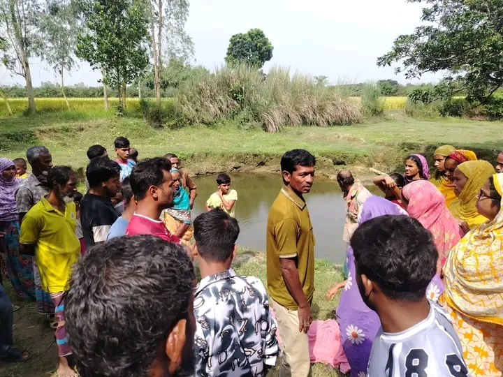 বালিয়াডাঙ্গীতে পুকুর থেকে অন্তঃসত্ত্বা নারীর মরদেহ উদ্ধার