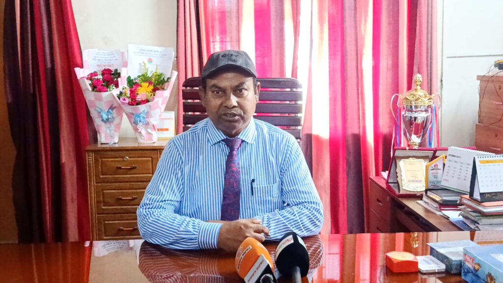 পূর্বধলা সরকারি কলেজে নতুন অধ্যক্ষ আকবর আলীর যোগদান ভারপ্রাপ্ত অধ্যক্ষ অনুপস্থিত