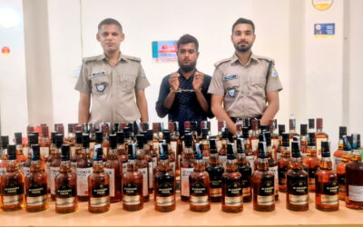 পূর্বধলায় অটোভ্যানে ৮৮ বোতল ভারতীয় মদসহ আটক ১